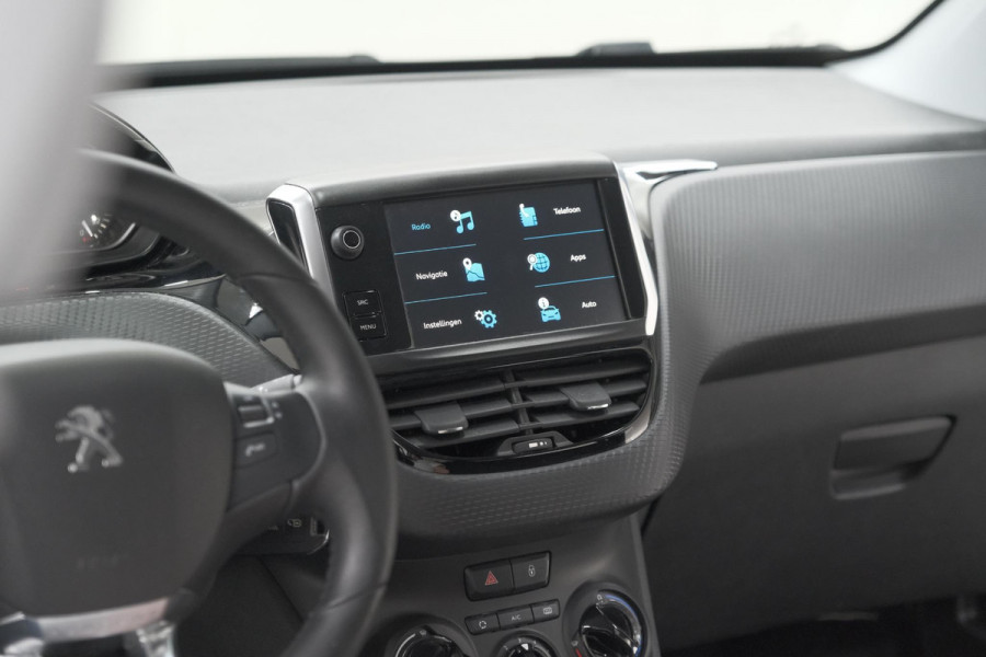 Peugeot 208 PureTech 82 Signature | Parkeersensoren | Apple Carplay | Navigatie