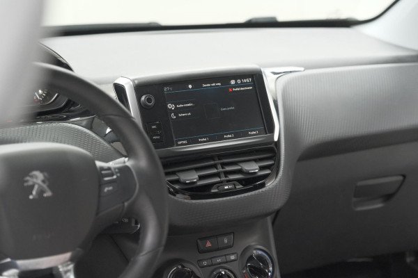 Peugeot 208 PureTech 82 Signature | Parkeersensoren | Apple Carplay | Navigatie
