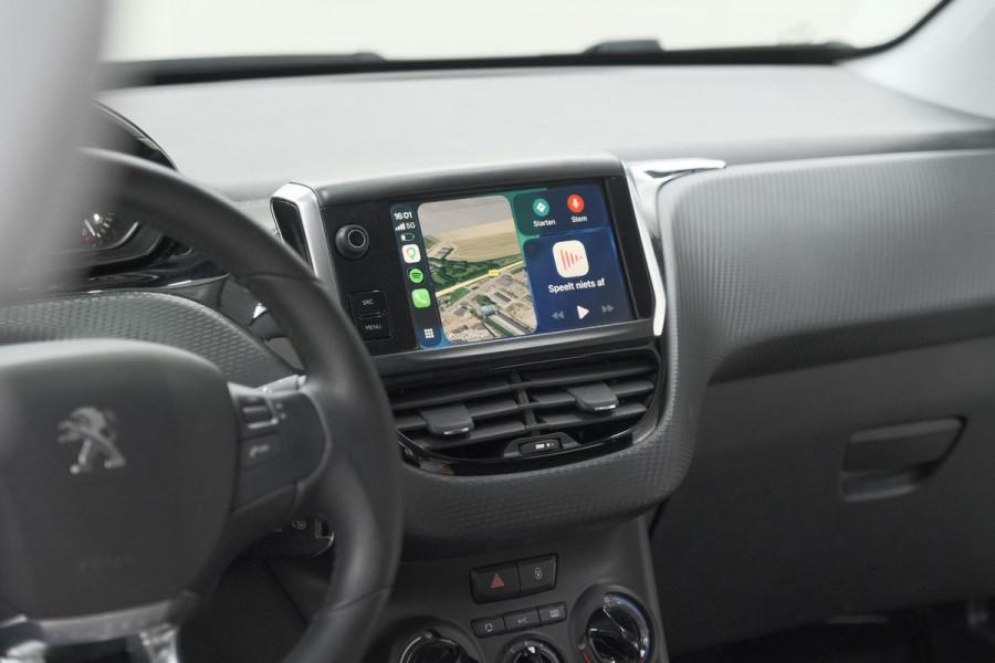 Peugeot 208 PureTech 82 Signature | Parkeersensoren | Apple Carplay | Navigatie
