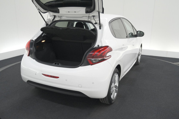 Peugeot 208 PureTech 82 Signature | Parkeersensoren | Apple Carplay | Navigatie