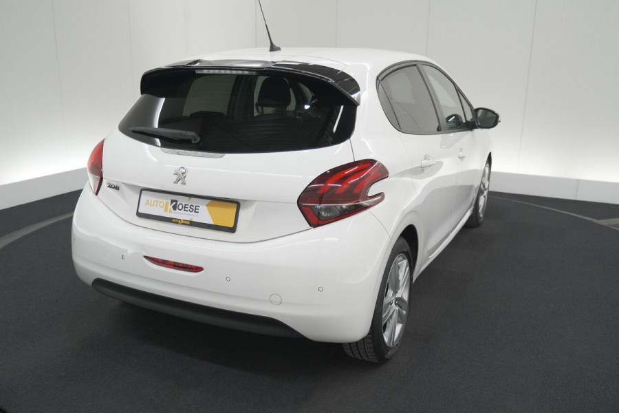 Peugeot 208 PureTech 82 Signature | Parkeersensoren | Apple Carplay | Navigatie