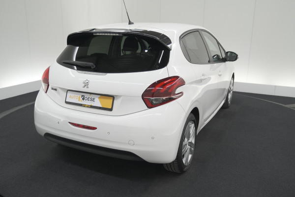 Peugeot 208 PureTech 82 Signature | Parkeersensoren | Apple Carplay | Navigatie