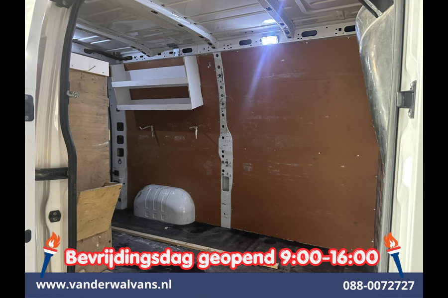 Opel Movano 2.3 CDTI 146pk L2H2 Euro6 Airco | Imperiaal | Navigatie | Camera | Cruisecontrol | 2500kg Trekhaak Parkeersensoren, Trap, Bijrijdersbank