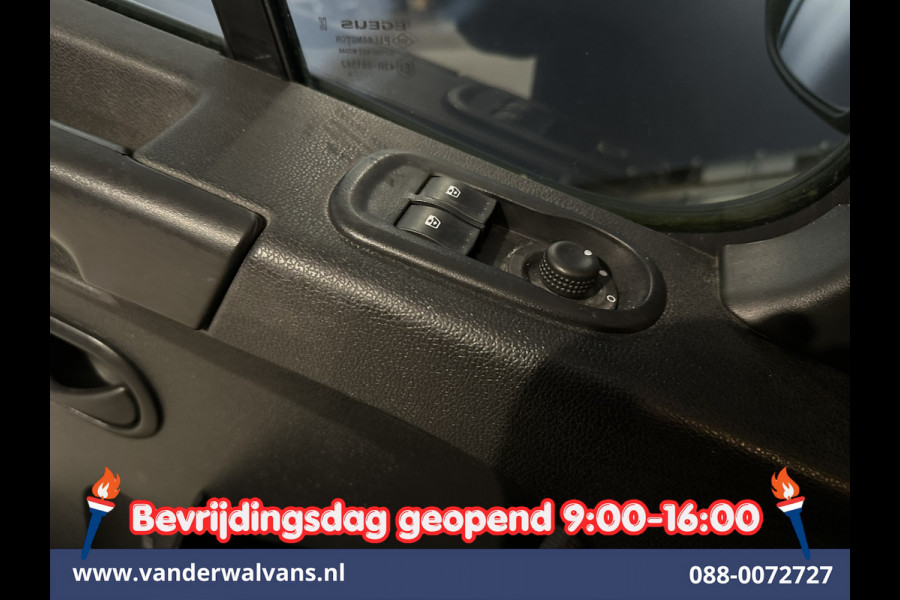 Opel Movano 2.3 CDTI 146pk L2H2 Euro6 Airco | Imperiaal | Navigatie | Camera | Cruisecontrol | 2500kg Trekhaak Parkeersensoren, Trap, Bijrijdersbank