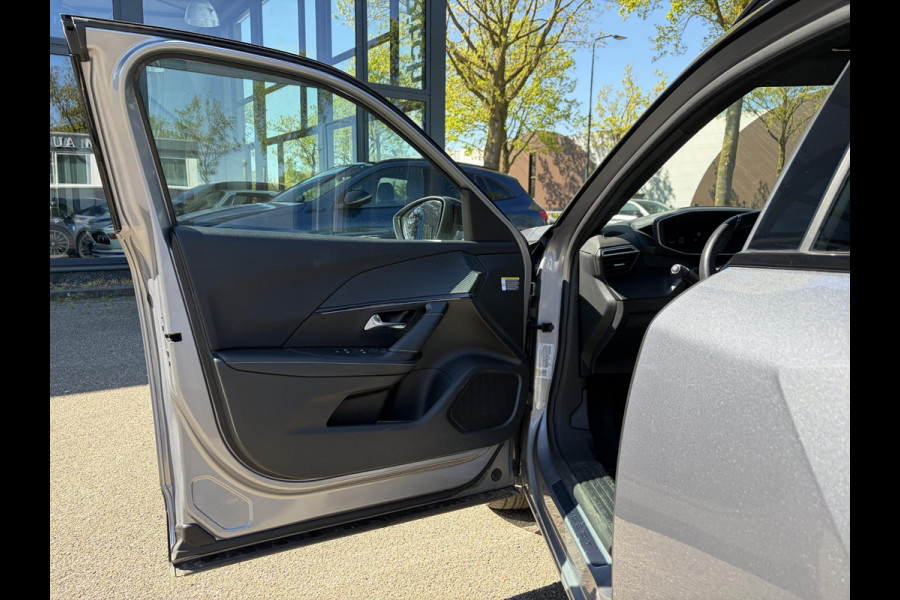 Peugeot e-2008 GT WARMTEPOMP| SOH 96% | ACHTERUITRIJCAMERA| RIJSTROOK-ASSISTENT| APPLE CARPLAY/ ANDROID AUTO| FABRIEKSGARANTIE PEUGEOT TOT 01-2027| 19.440KM!|