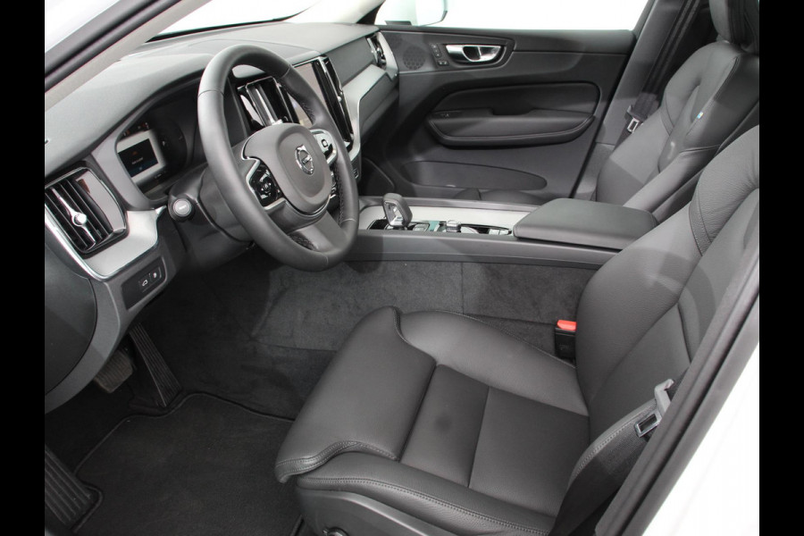 Volvo XC60 2.0 T6 Plug-in hybrid AWD Plus Bright Full LED Adaptive Cruise Control + Pilot Assist Parkeersensoren V&A+ camera Panaroma dak