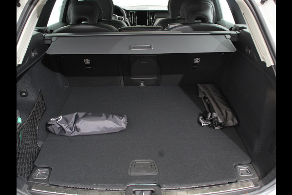 Volvo XC60 2.0 T6 Plug-in hybrid AWD Plus Bright Full LED Adaptive Cruise Control + Pilot Assist Parkeersensoren V&A+ camera Panaroma dak