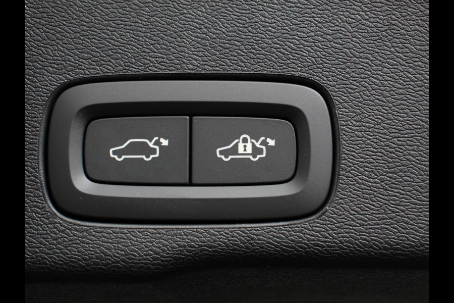 Volvo XC60 2.0 T6 Plug-in hybrid AWD Plus Bright Full LED Adaptive Cruise Control + Pilot Assist Parkeersensoren V&A+ camera Panaroma dak