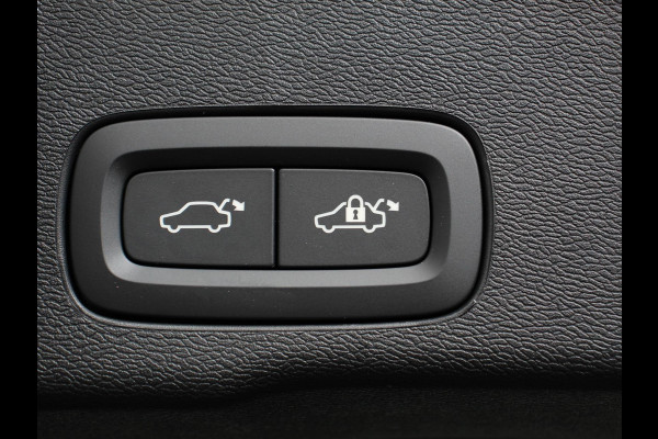 Volvo XC60 2.0 T6 Plug-in hybrid AWD Plus Bright Full LED Adaptive Cruise Control + Pilot Assist Parkeersensoren V&A+ camera Panaroma dak