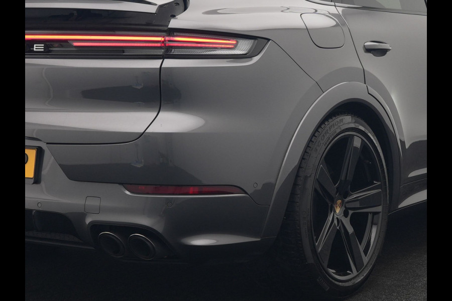 Porsche Cayenne Coupé 3.0 E-Hybrid PHEV | MY 2024 Facelift | | Trekhaak Af Fabriek | Panodak | Luchtvering | Sportuitlaat | PDLS+ | Sport Chrono | InnoDrive Adaptive Cruise | SportDesign | Head up | Soft Close | 22"L.M | 360 Camera | Plug In Hybrid