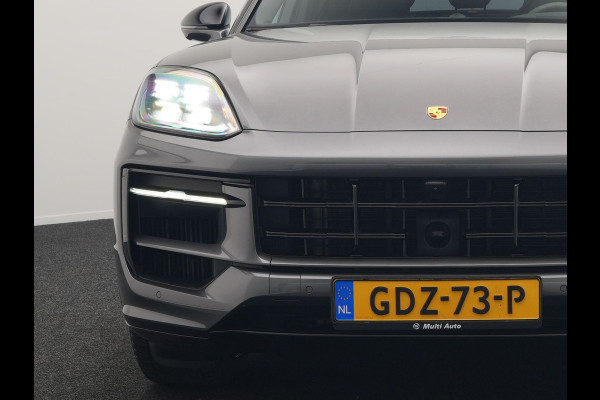 Porsche Cayenne Coupé 3.0 E-Hybrid PHEV | MY 2024 Facelift | | Trekhaak Af Fabriek | Panodak | Luchtvering | Sportuitlaat | PDLS+ | Sport Chrono | InnoDrive Adaptive Cruise | SportDesign | Head up | Soft Close | 22"L.M | 360 Camera | Plug In Hybrid