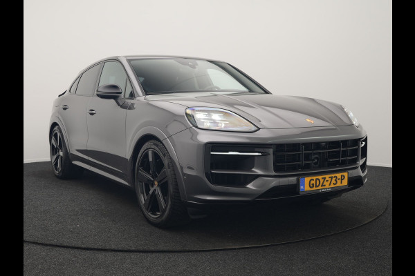 Porsche Cayenne Coupé 3.0 E-Hybrid PHEV | MY 2024 Facelift | | Trekhaak Af Fabriek | Panodak | Luchtvering | Sportuitlaat | PDLS+ | Sport Chrono | InnoDrive Adaptive Cruise | SportDesign | Head up | Soft Close | 22"L.M | 360 Camera | Plug In Hybrid