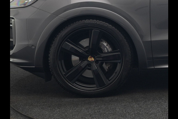 Porsche Cayenne Coupé 3.0 E-Hybrid PHEV | MY 2024 Facelift | | Trekhaak Af Fabriek | Panodak | Luchtvering | Sportuitlaat | PDLS+ | Sport Chrono | InnoDrive Adaptive Cruise | SportDesign | Head up | Soft Close | 22"L.M | 360 Camera | Plug In Hybrid