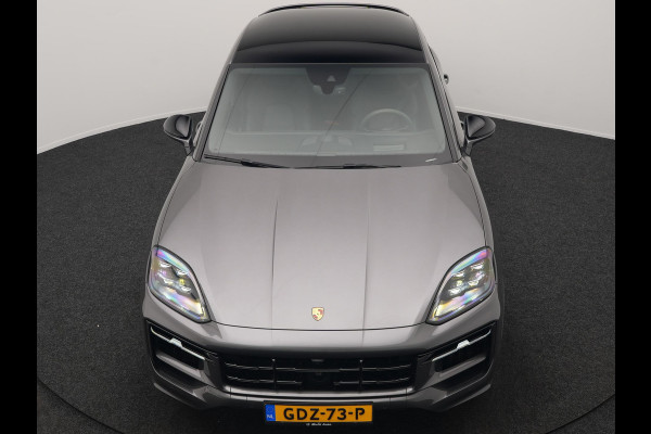 Porsche Cayenne Coupé 3.0 E-Hybrid PHEV | MY 2024 Facelift | | Trekhaak Af Fabriek | Panodak | Luchtvering | Sportuitlaat | PDLS+ | Sport Chrono | InnoDrive Adaptive Cruise | SportDesign | Head up | Soft Close | 22"L.M | 360 Camera | Plug In Hybrid
