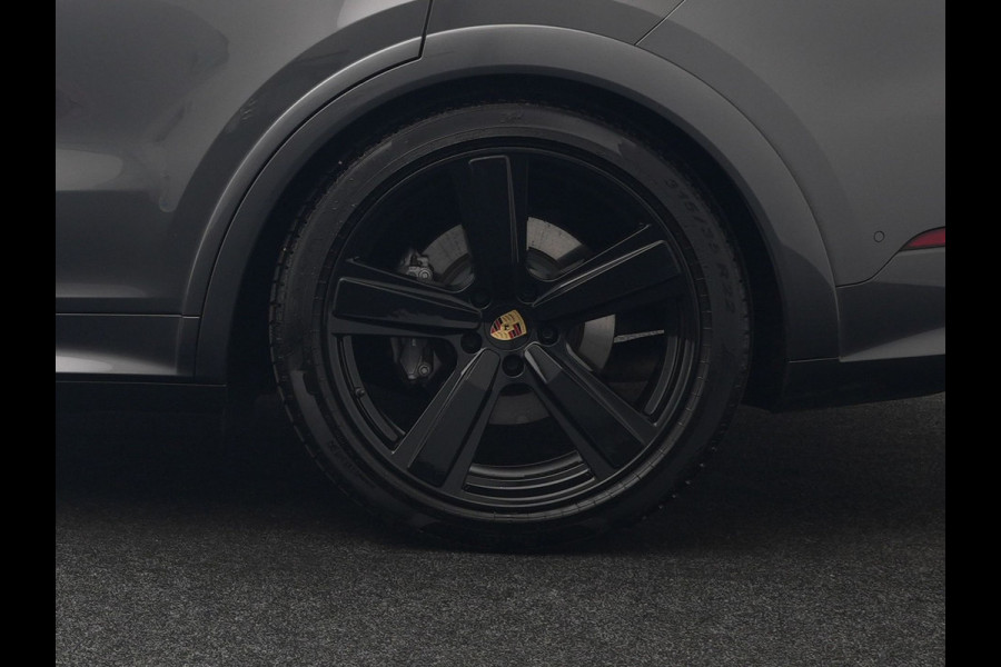 Porsche Cayenne Coupé 3.0 E-Hybrid PHEV | MY 2024 Facelift | | Trekhaak Af Fabriek | Panodak | Luchtvering | Sportuitlaat | PDLS+ | Sport Chrono | InnoDrive Adaptive Cruise | SportDesign | Head up | Soft Close | 22"L.M | 360 Camera | Plug In Hybrid