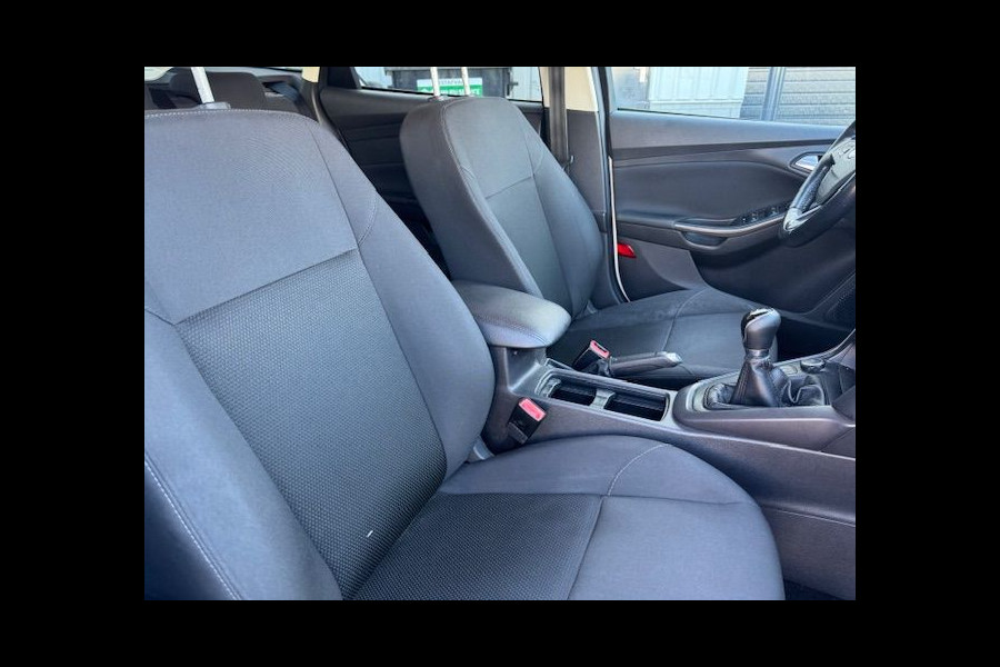 Ford FOCUS Wagon 1.0 Lease Edition Airco,Cruisecontrol,Navigatie,Camera