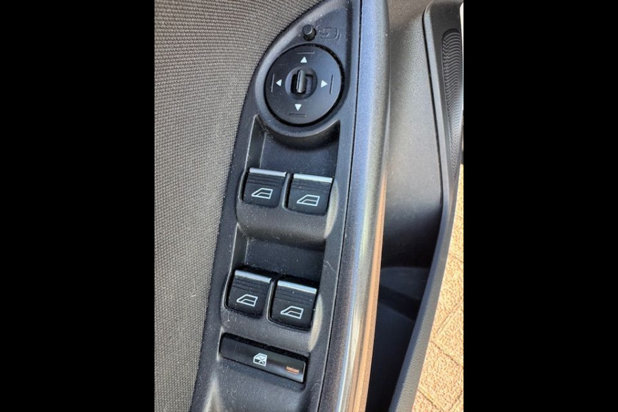 Ford FOCUS Wagon 1.0 Lease Edition Airco,Cruisecontrol,Navigatie,Camera