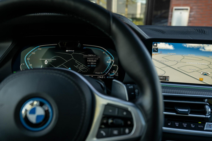 BMW X5 xDrive45e M-Sport 4-Wielsturing Laser HuD Pano 360