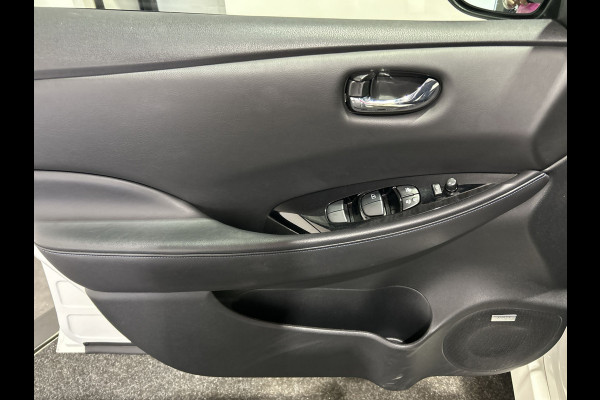 Nissan Leaf Tekna 40 kWh Leer | Navigatie | LED | Trekhaak | SOH 86,1% dak zwart