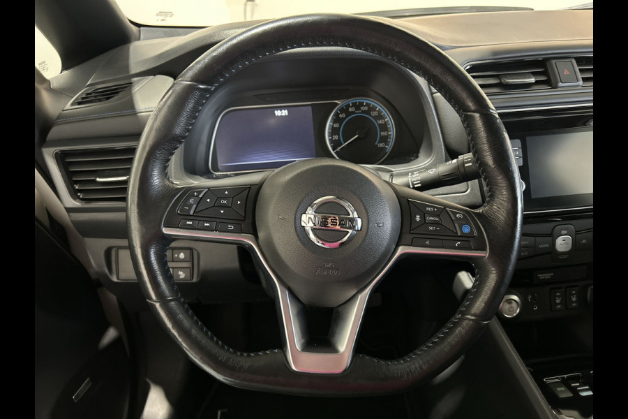 Nissan Leaf Tekna 40 kWh Leer | Navigatie | LED | Trekhaak | SOH 86,1% dak zwart