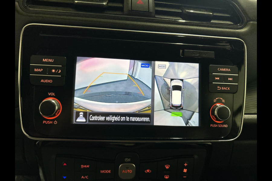 Nissan Leaf Tekna 40 kWh Leer | Navigatie | LED | Trekhaak | SOH 86,1% dak zwart