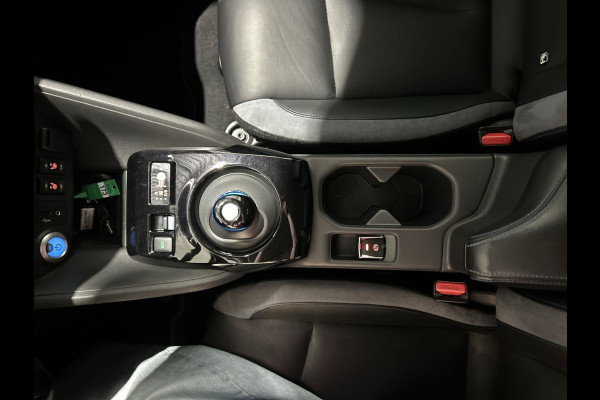Nissan Leaf Tekna 40 kWh Leer | Navigatie | LED | Trekhaak | SOH 86,1% dak zwart