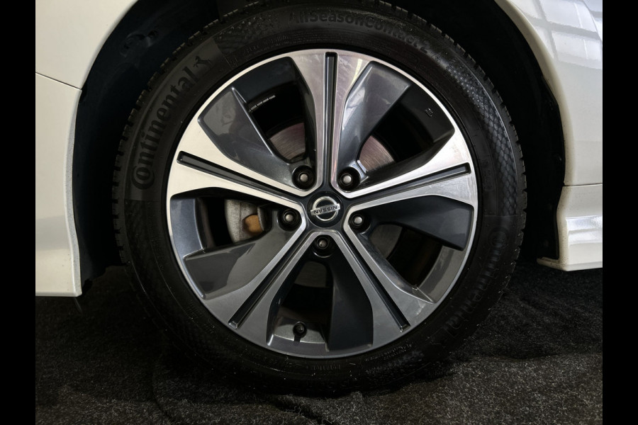 Nissan Leaf Tekna 40 kWh Leer | Navigatie | LED | Trekhaak | SOH 86,1% dak zwart