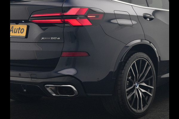 BMW X5 xDrive50e M Sport PHEV 490pk Dealer O.H. | Panodak Sky Lounge | Luchtvering | Head Up | 360 Camera | Harman / Kardon | Nappa Lederen Comfortstoelen Memory & Verwarmd | Carbon Schwarz | Apple Carplay | Keyless | Blis | 22"L.M | Plug In Hybrid |