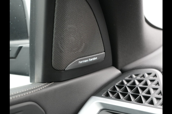 BMW X5 xDrive50e M Sport PHEV 490pk Dealer O.H. | Panodak Sky Lounge | Luchtvering | Head Up | 360 Camera | Harman / Kardon | Nappa Lederen Comfortstoelen Memory & Verwarmd | Carbon Schwarz | Apple Carplay | Keyless | Blis | 22"L.M | Plug In Hybrid |