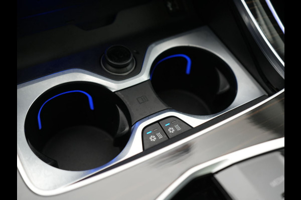BMW X5 xDrive50e M Sport PHEV 490pk Dealer O.H. | Panodak Sky Lounge | Luchtvering | Head Up | 360 Camera | Harman / Kardon | Nappa Lederen Comfortstoelen Memory & Verwarmd | Carbon Schwarz | Apple Carplay | Keyless | Blis | 22"L.M | Plug In Hybrid |