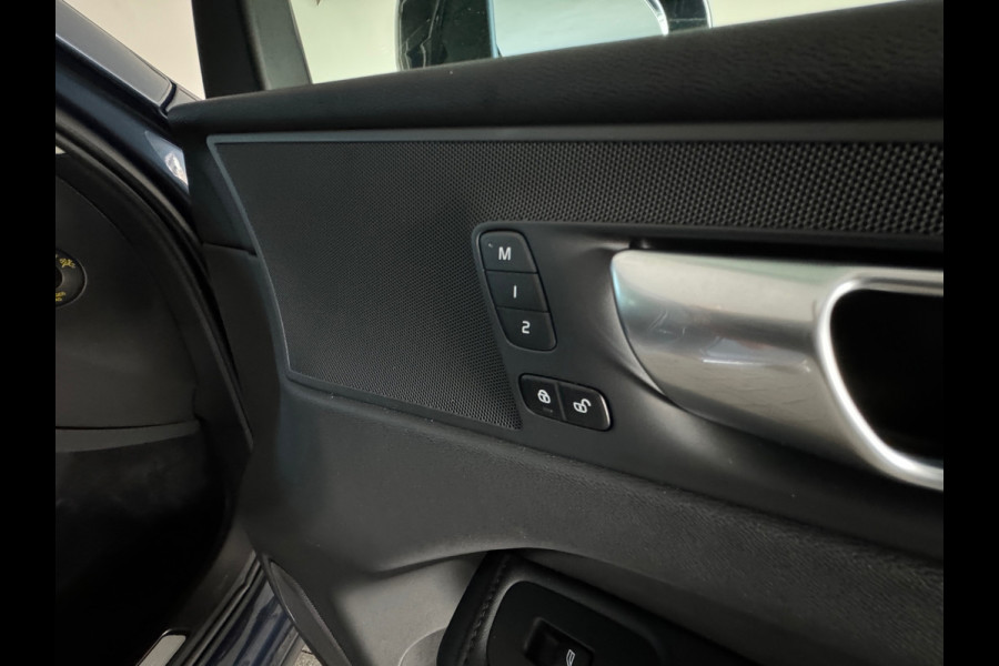 Volvo XC60 2.0 T6 Plug-in hybrid AWD Pano|Memory|Keyless|Camera