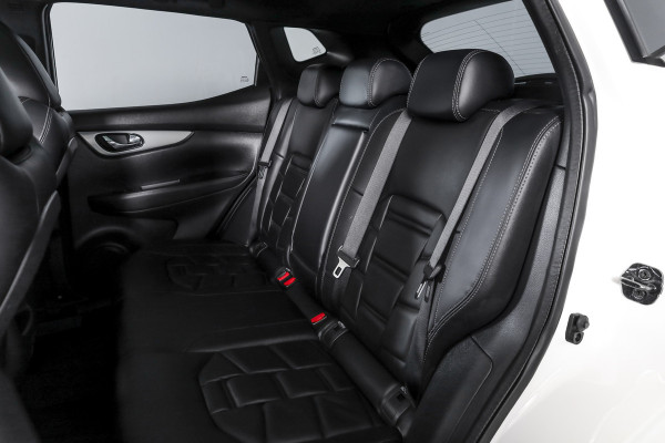 Nissan QASHQAI 1.3 DIG-T 160 PK Tekna + - Automaat | Pano | Adapt. Cruise | Stoel-+Voorruitverw. | NAV+App. Connect | ECC | Afn. Trekhaak | Bose | LM 19" |