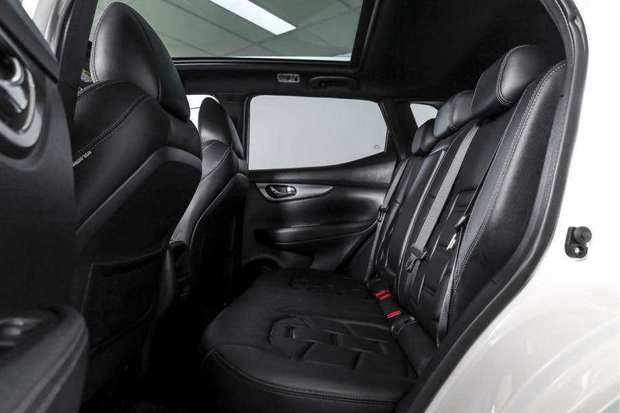Nissan QASHQAI 1.3 DIG-T 160 PK Tekna + - Automaat | Pano | Adapt. Cruise | Stoel-+Voorruitverw. | NAV+App. Connect | ECC | Afn. Trekhaak | Bose | LM 19" |