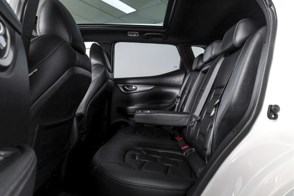 Nissan QASHQAI 1.3 DIG-T 160 PK Tekna + - Automaat | Pano | Adapt. Cruise | Stoel-+Voorruitverw. | NAV+App. Connect | ECC | Afn. Trekhaak | Bose | LM 19" |