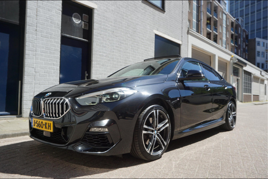 BMW 2 Serie Gran Coupé 218i High Executive M-SPORT | Pano-dak | Sfeer | Adaptive + Lane | Apple CarPlay | NL Auto | Compleet BMW onderhouden