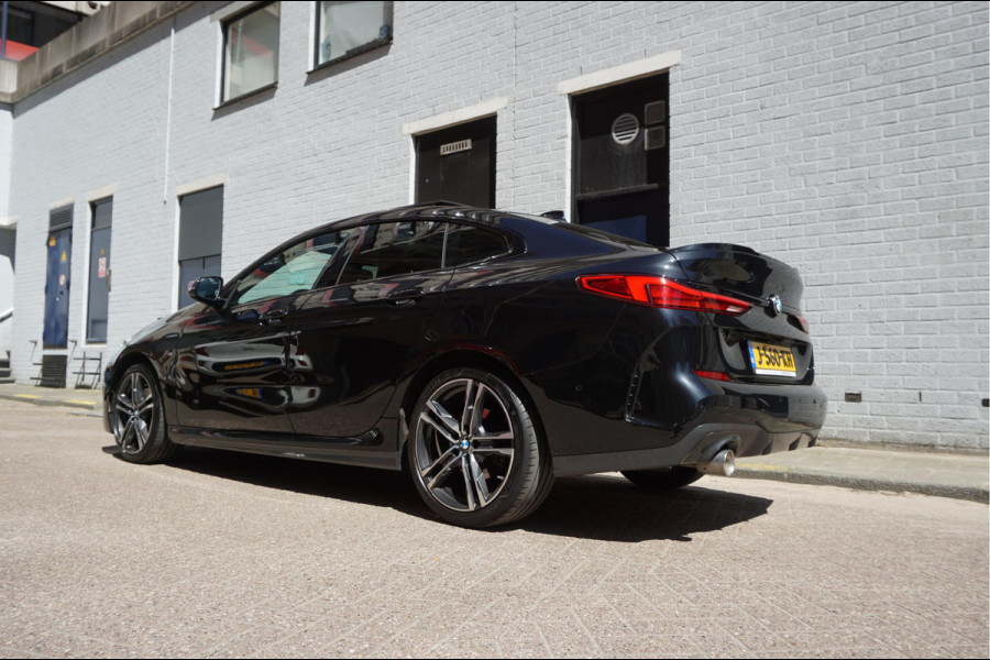 BMW 2 Serie Gran Coupé 218i High Executive M-SPORT | Pano-dak | Sfeer | Adaptive + Lane | Apple CarPlay | NL Auto | Compleet BMW onderhouden