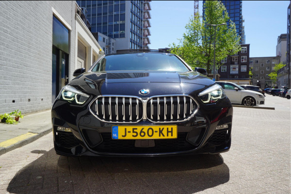 BMW 2 Serie Gran Coupé 218i High Executive M-SPORT | Pano-dak | Sfeer | Adaptive + Lane | Apple CarPlay | NL Auto | Compleet BMW onderhouden