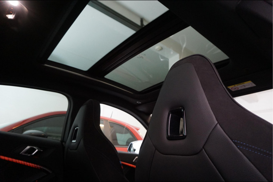 BMW 2 Serie Gran Coupé 218i High Executive M-SPORT | Pano-dak | Sfeer | Adaptive + Lane | Apple CarPlay | NL Auto | Compleet BMW onderhouden