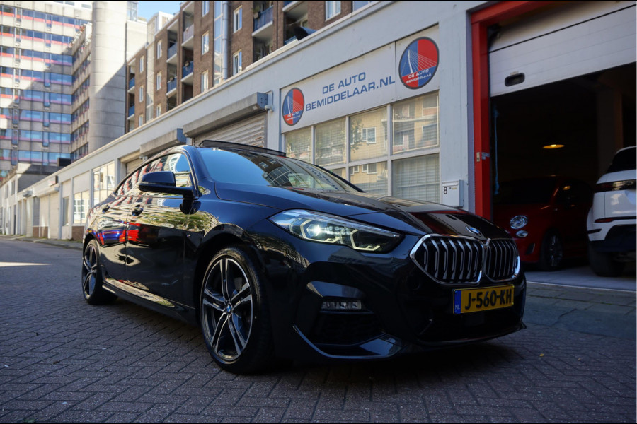 BMW 2 Serie Gran Coupé 218i High Executive M-SPORT | Pano-dak | Sfeer | Adaptive + Lane | Apple CarPlay | NL Auto | Compleet BMW onderhouden