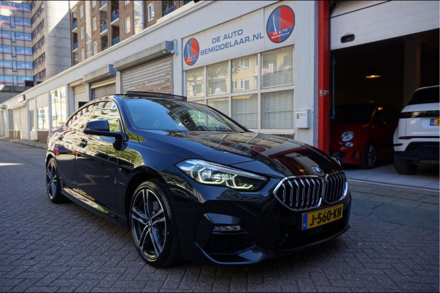 BMW 2 Serie Gran Coupé 218i High Executive M-SPORT | Pano-dak | Sfeer | Adaptive + Lane | Apple CarPlay | NL Auto | Compleet BMW onderhouden