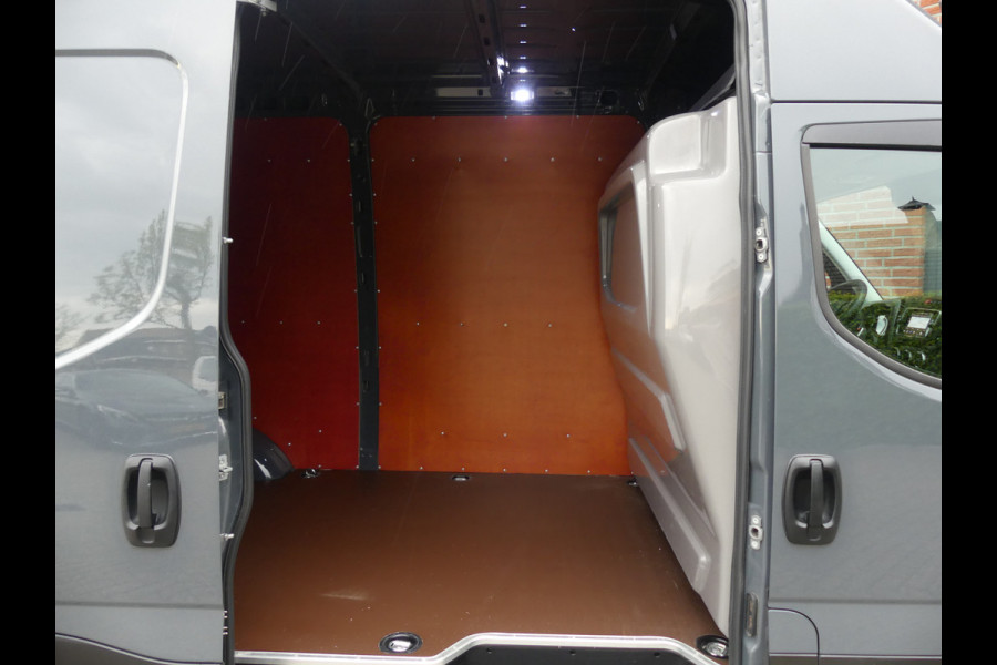 Iveco Daily 35S16V 2.3 L3 H3 3500KG Trekgewicht Camera/Navigatie
