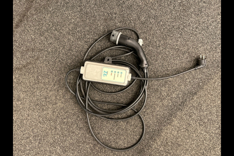 Renault Mégane Estate 1.6 E-Tech Plug-In Hybrid 160 | Origineel NL | Carplay | Leder | Navigatie | Camera | Stoel/stuurverwarming