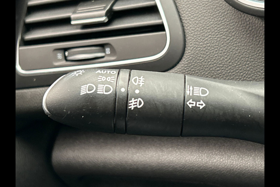 Renault Mégane Estate 1.6 E-Tech Plug-In Hybrid 160 | Origineel NL | Carplay | Leder | Navigatie | Camera | Stoel/stuurverwarming