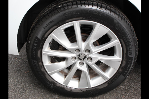 Škoda Kamiq 1.0 TSI 110pk DSG Style | Navigatie | Apple Carplay/Android auto | Parkeersensor achter | Cruise Control | Verwarmbare voorstoelen | Extra getint glas | Climate Control | Digitale Cockpit