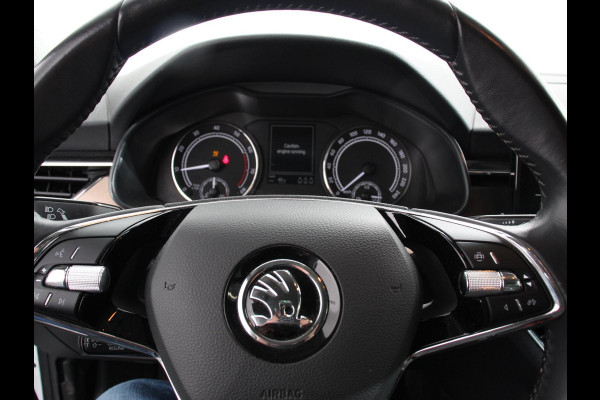 Škoda Kamiq 1.0 TSI 110pk DSG Style | Navigatie | Apple Carplay/Android auto | Parkeersensor achter | Cruise Control | Verwarmbare voorstoelen | Extra getint glas | Climate Control | Digitale Cockpit