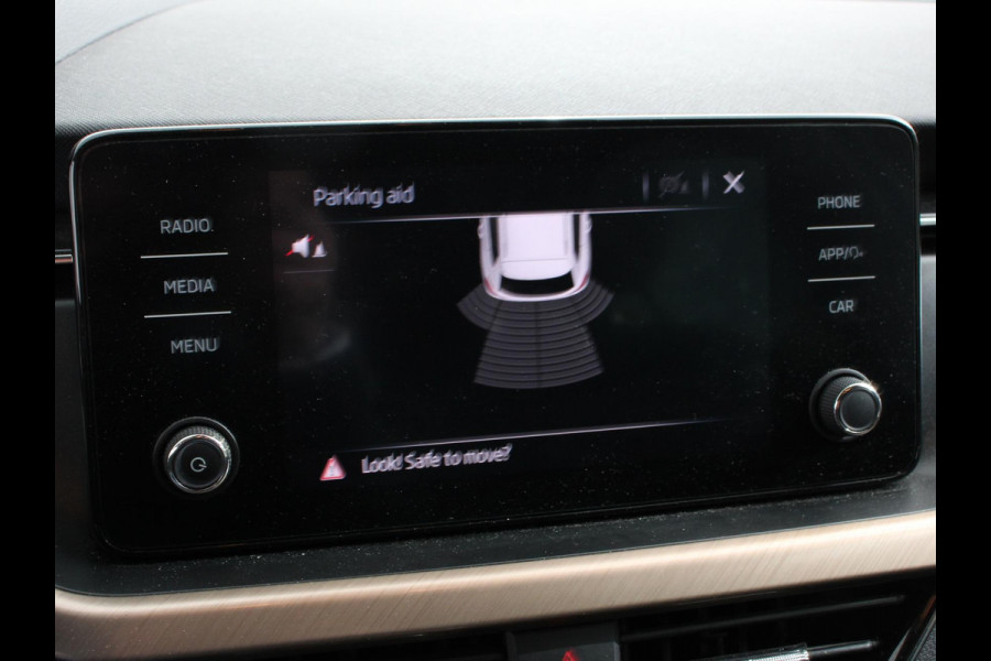 Škoda Kamiq 1.0 TSI 110pk DSG Style | Navigatie | Apple Carplay/Android auto | Parkeersensor achter | Cruise Control | Verwarmbare voorstoelen | Extra getint glas | Climate Control | Digitale Cockpit