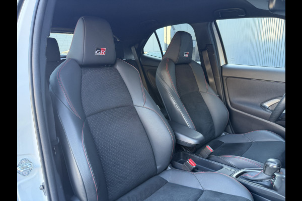 Toyota Yaris Cross 1.5 Hybrid GR Sport / Bi tone | 360 camera | JBL | Head-up | Rijklaar!!!