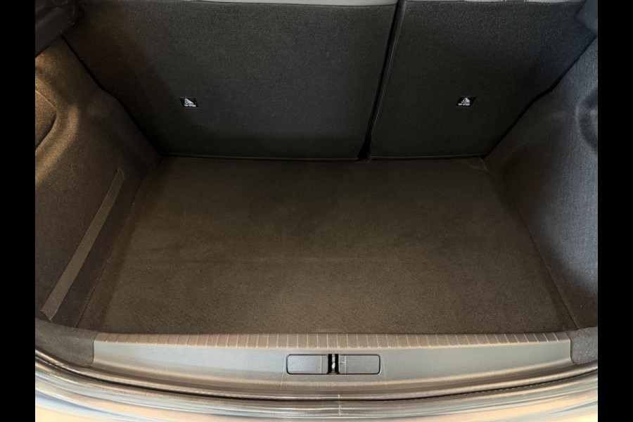 Peugeot 208 1.2 PureTech 100PK Allure Pack | Carplay | Camera | Keyless | 3D Dashboard | Incl. garantie