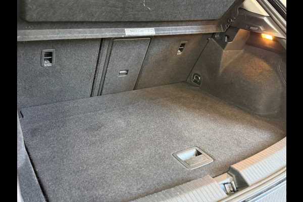 Volkswagen T-Roc 1.5 TSI Sport | Pano | ACC | LED | Virtual Cockpit | Camera