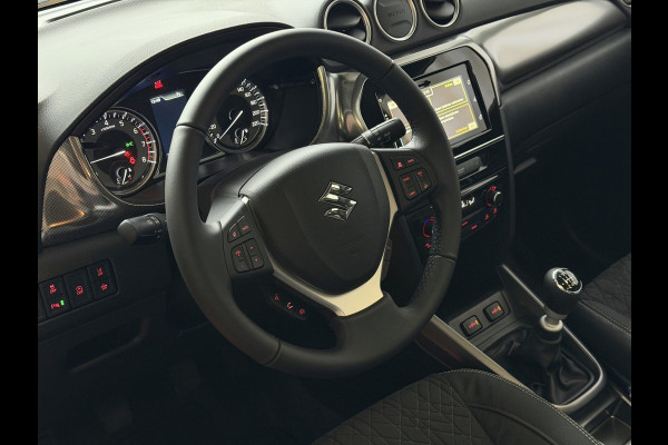 Suzuki Vitara 1.4 BOOSTERJET 07/25 NIEUWSTAAT HYBRID STYLE PANORAMA SCHUIFDAK LEER CARPLAY NAVI CAMERA PDC STOELVERW.